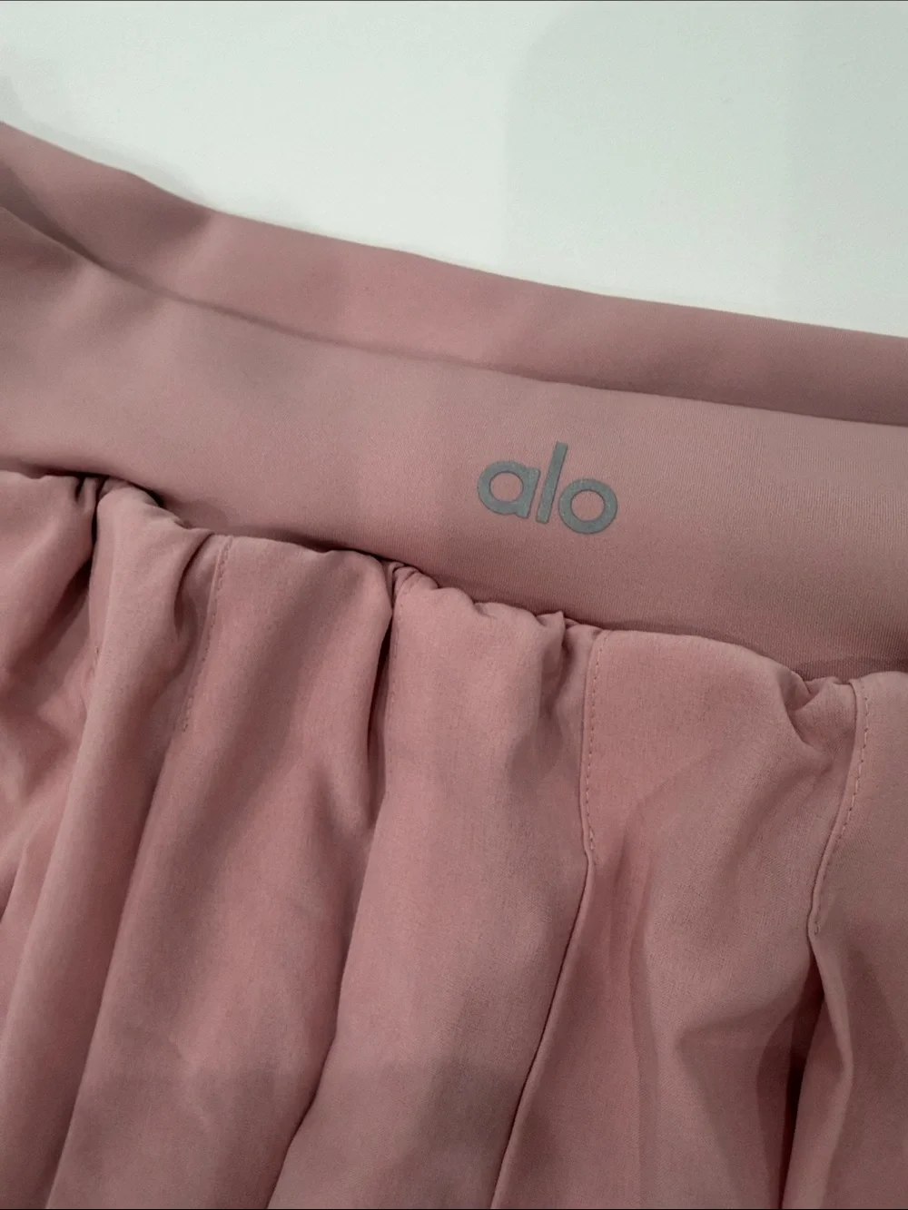 ALO Yoga pleated skater